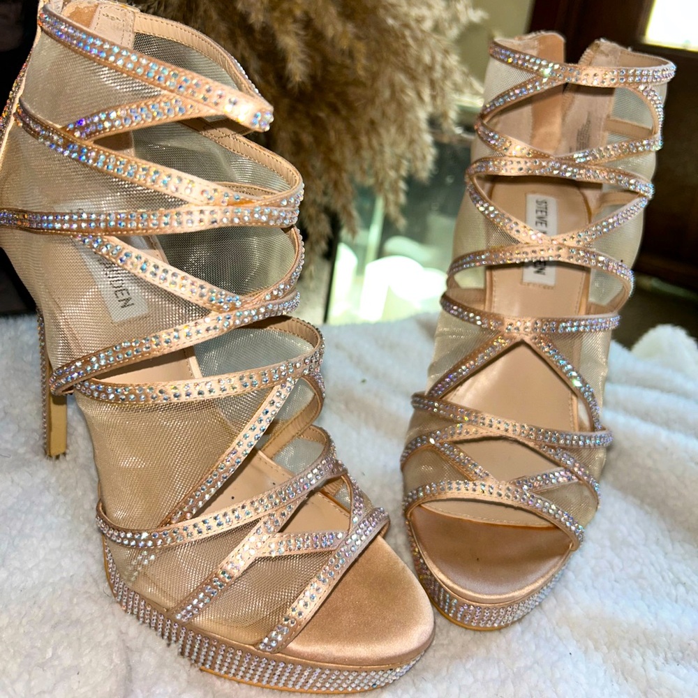 Steve Madden Like New!!! Gold Strappy Designer Heels
